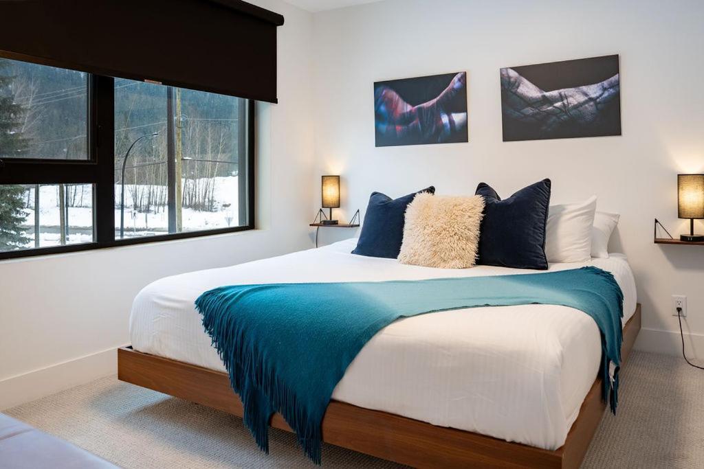Revel In The Stoke By Revelstoke Vacationsアパートメント エクステリア 写真