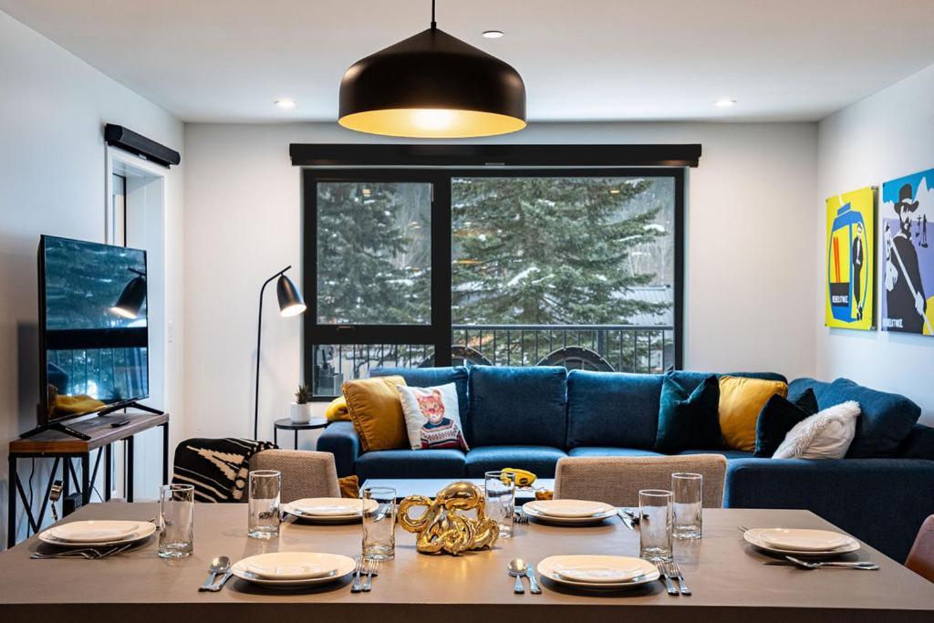 Revel In The Stoke By Revelstoke Vacationsアパートメント エクステリア 写真